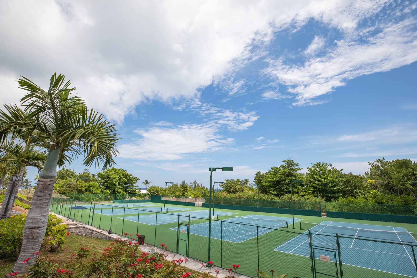 tennis courts in bermuda